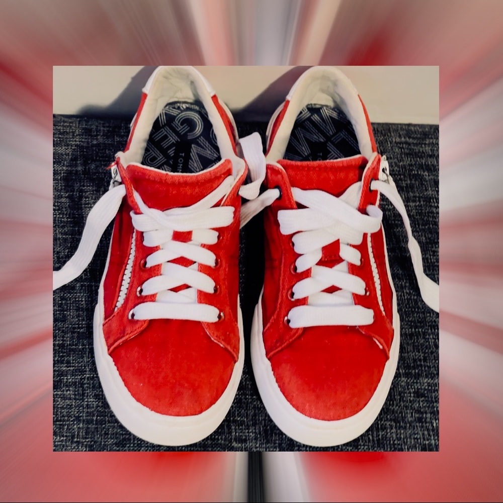 Tommy Hilfiger Women's Pascal Red tie up Sneakers 7M